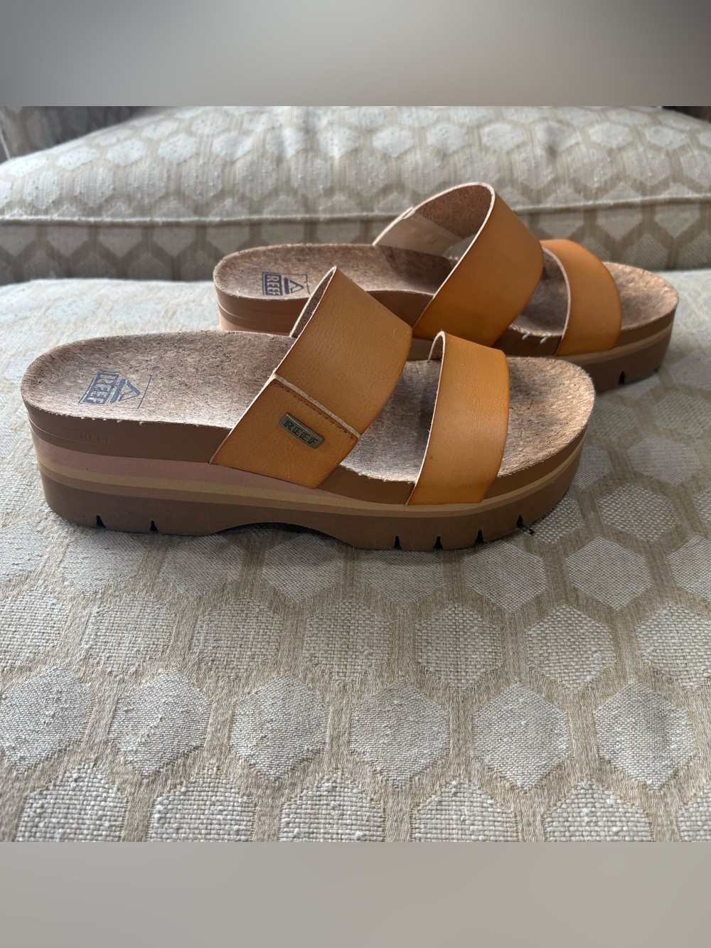 Reef Women's Tan Platform Sandals - Picture 2 of 7